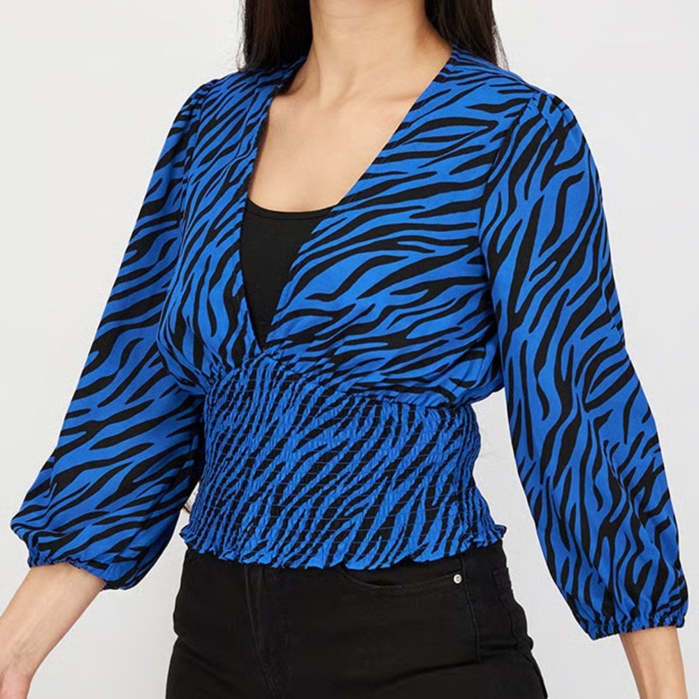 Bloomingdale’s Aqua brand smocked blue zebra print cropped blouse
